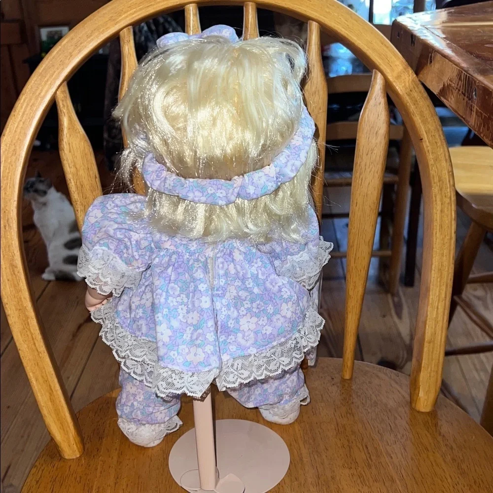Precious Moments 'Pretty as a Picture' Doll: 14.5